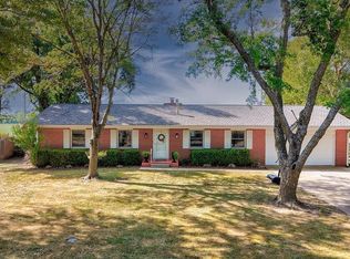 13 Fleetwood Dr, Winfield, KS 67156