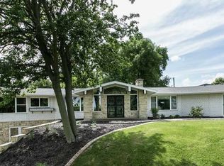 3761 Saint Catherine Rd, Bellevue, IA 52031