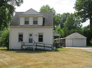 5061 Clover Ln, Toledo, OH 43623