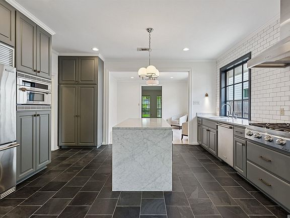 4th image of 2634 Lydia Ave