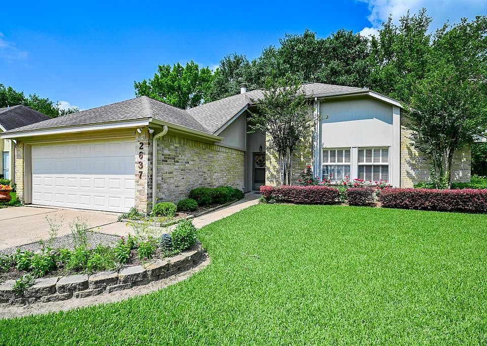 1st image of 2637 Village Ct