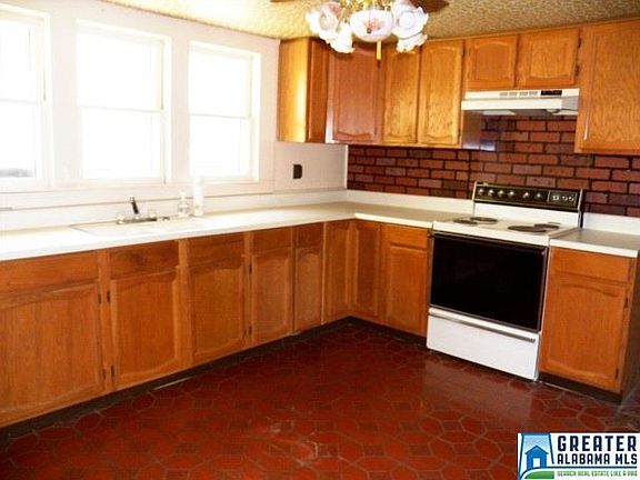 4th image of 1409 Hatcher Ave SE