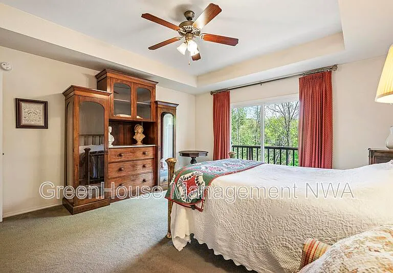 28 Latshaw Dr — Photo 11