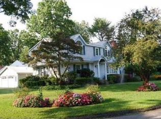 37 Irvine Rd, Old Greenwich, CT 06870