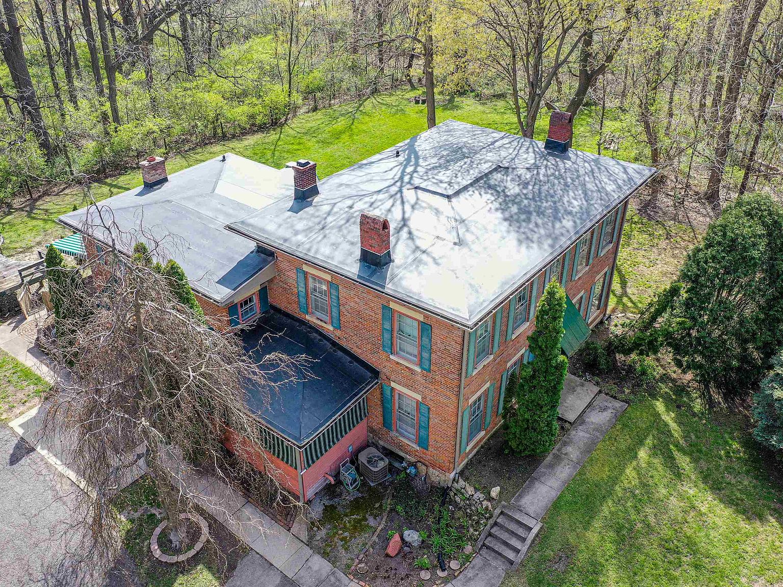 5731 Charles St, Rockford, IL 61108 Zillow