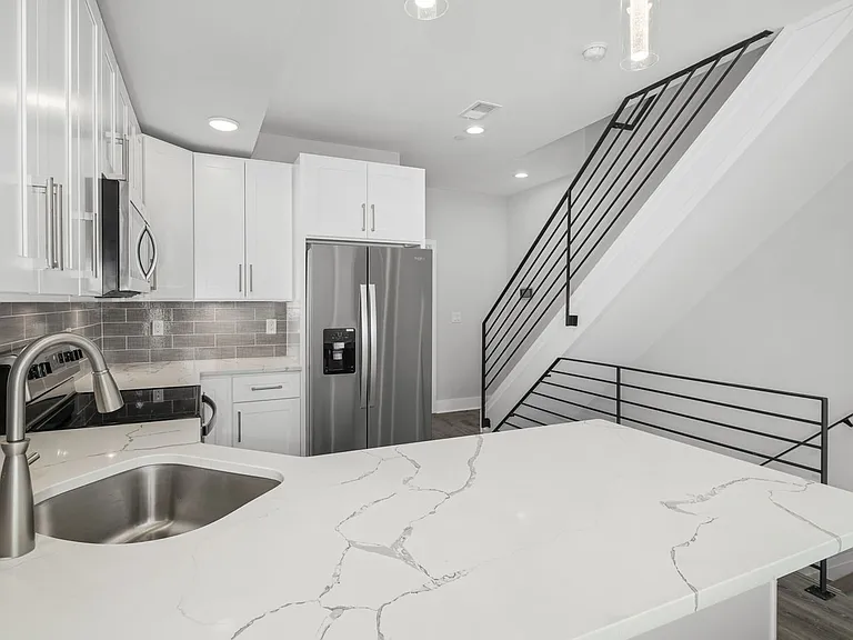 1302 N Marshall St #2 — Photo 8