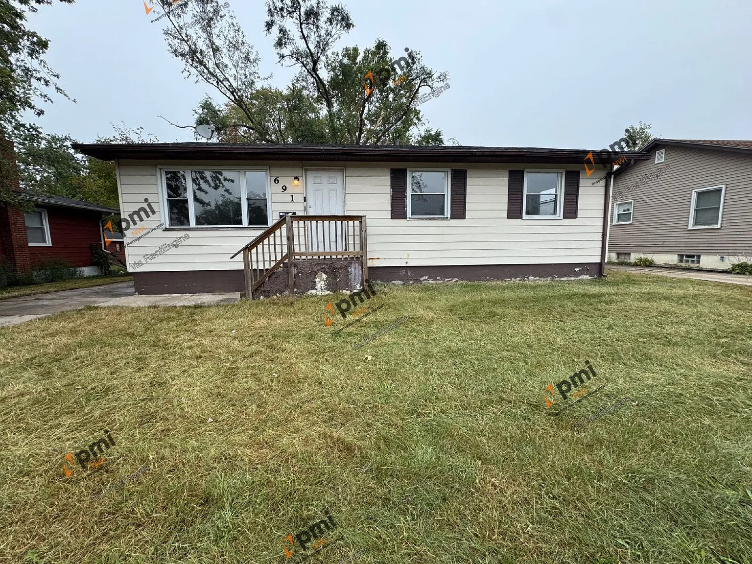 3 bed, 1.0 bath, 1040 sqft, $1,295 — Photo 1