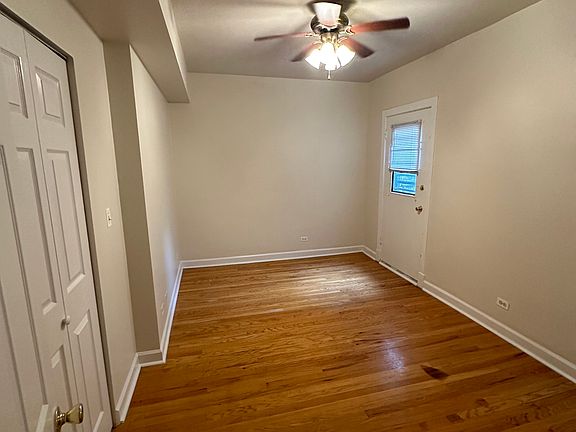 4th image of 726 W Cornelia Ave APT 3F