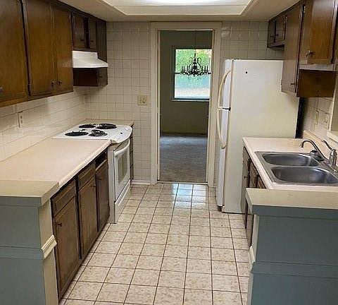 4th image of 1260 Fernshire Dr