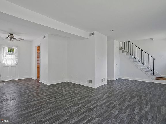 2nd image of 3149 Headrow Ln