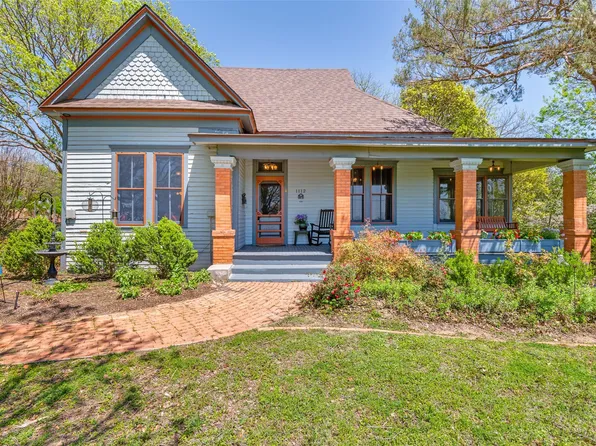 1112 W Jefferson St, Waxahachie, TX 75165