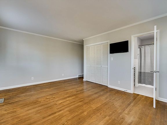 31st image of 134 Lake Bluff Drive