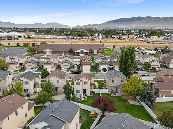3rd image of 1898 W Pointe Meadow Loop