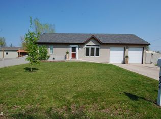 424 8th Ave SW, Sidney, MT 59270