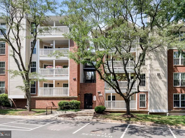 1524 Lincoln Way APT 406, Mc Lean, VA 22102
