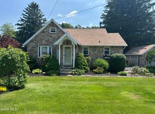 328 Avalon Rd, Altoona, PA 16601