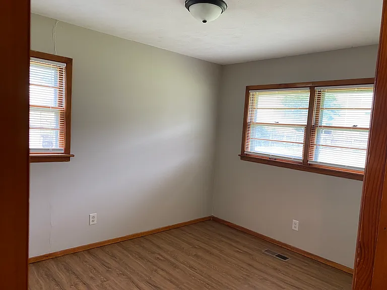 1411 Hartford Rd — Photo 13