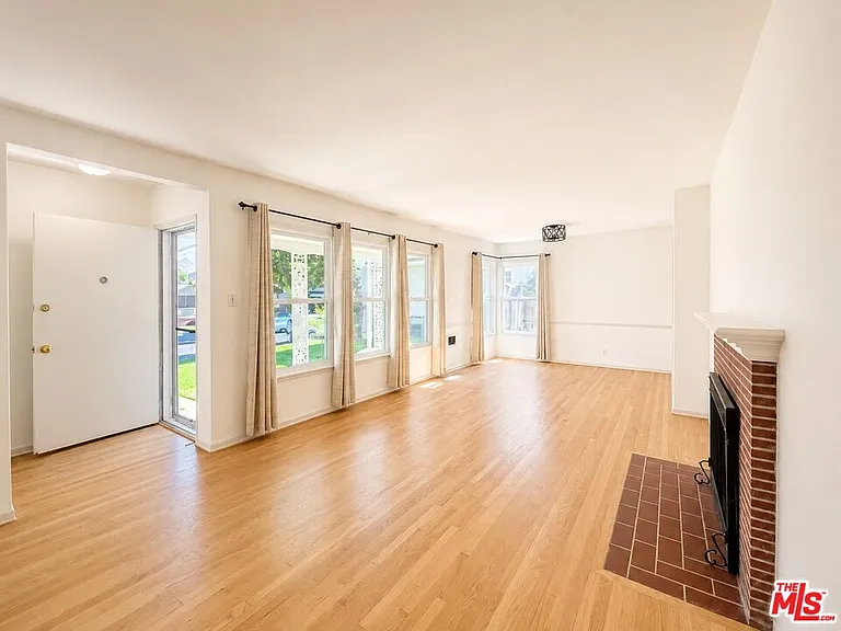 7301 Dunfield Ave — Photo 3