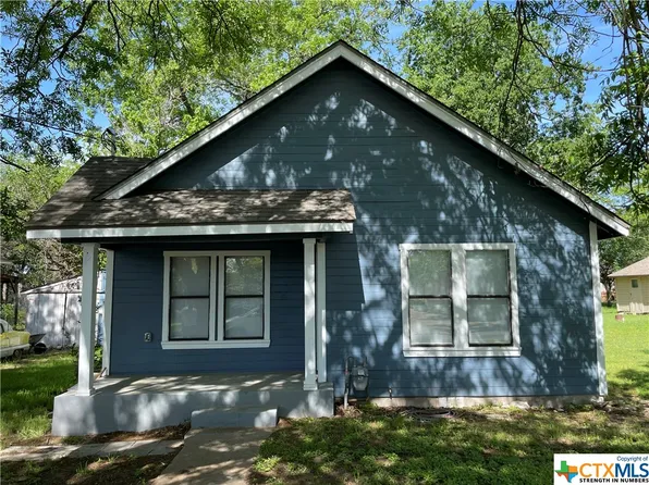 404 S 6th St, Gatesville, TX 76528