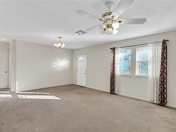 3rd image of 3501 Derbigny St