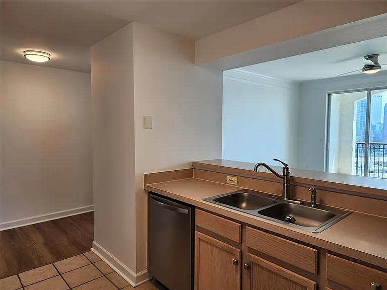 345 Bayshore Blvd #P6 — Photo 12