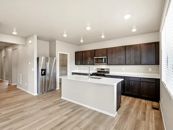 The Monarch Plan, Frontier Estates - The Flora Collection