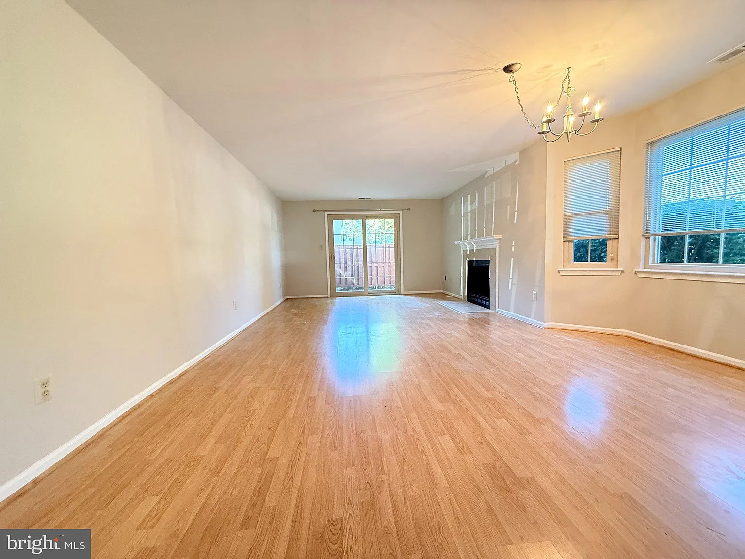 2 bed, 2.0 bath, 1130 sqft, $2,500 — Photo 3