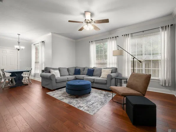 710 E Boyd Dr APT 302, Baton Rouge, LA 70808