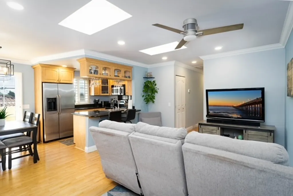 2 bed, 2.0 bath, $4,825 — Photo 1