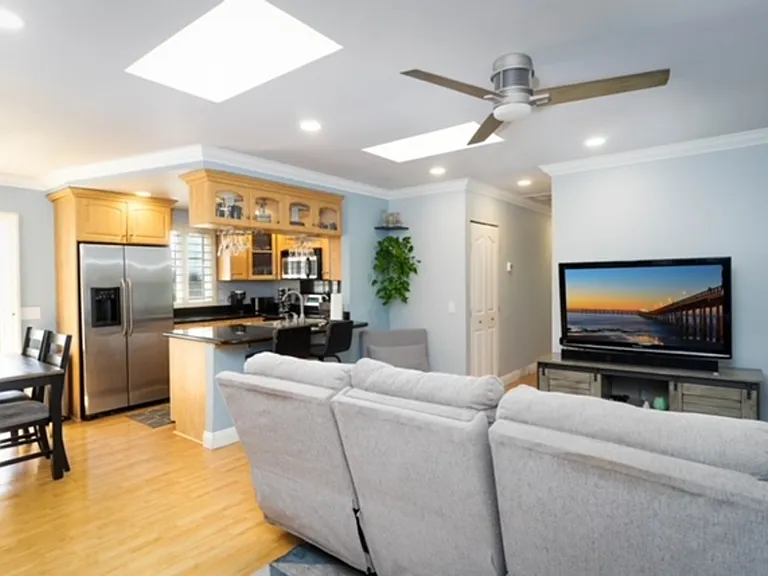 4411 Wilson Ave #7 — Photo 1