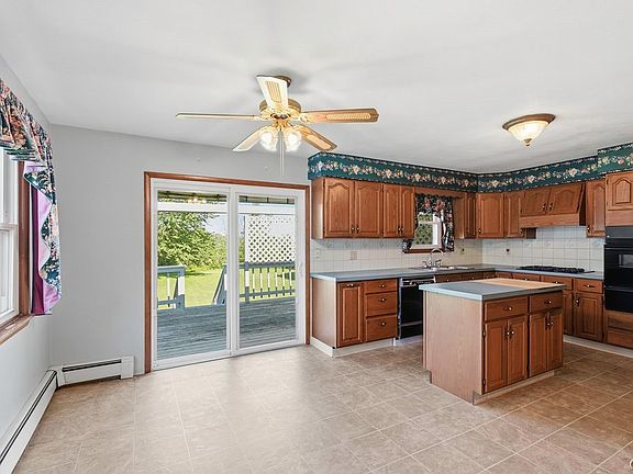 4th image of 26 Simpson Dr
