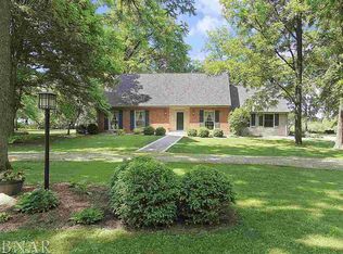 19286 Woodland Trl, Bloomington, IL 61705