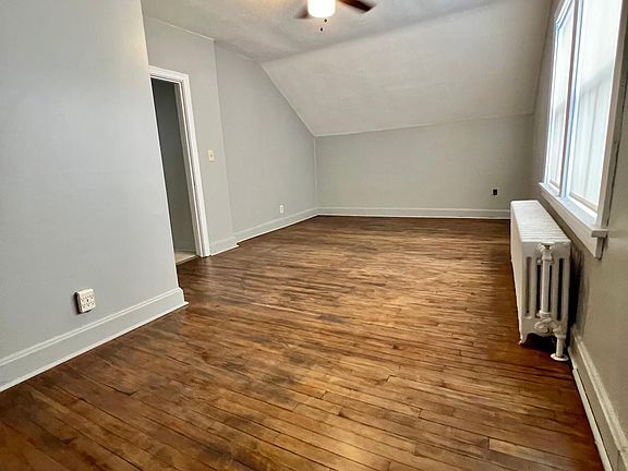 5th image of 517 Roosevelt St