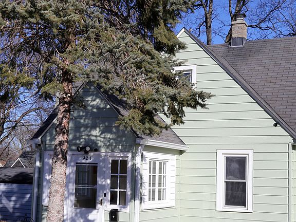 2nd image of 423 Bellevue Dr