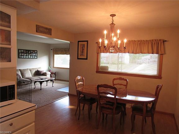 5th image of 1070 Doris Dr