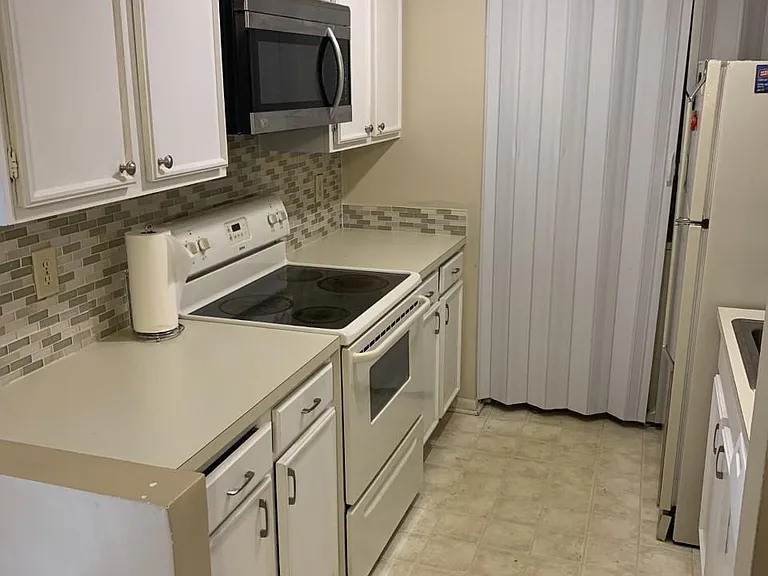 1166 Booth Rd SW #507 — Photo 6