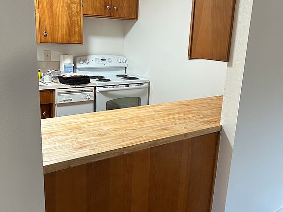 4th image of 9400 Ravenna Ave NE