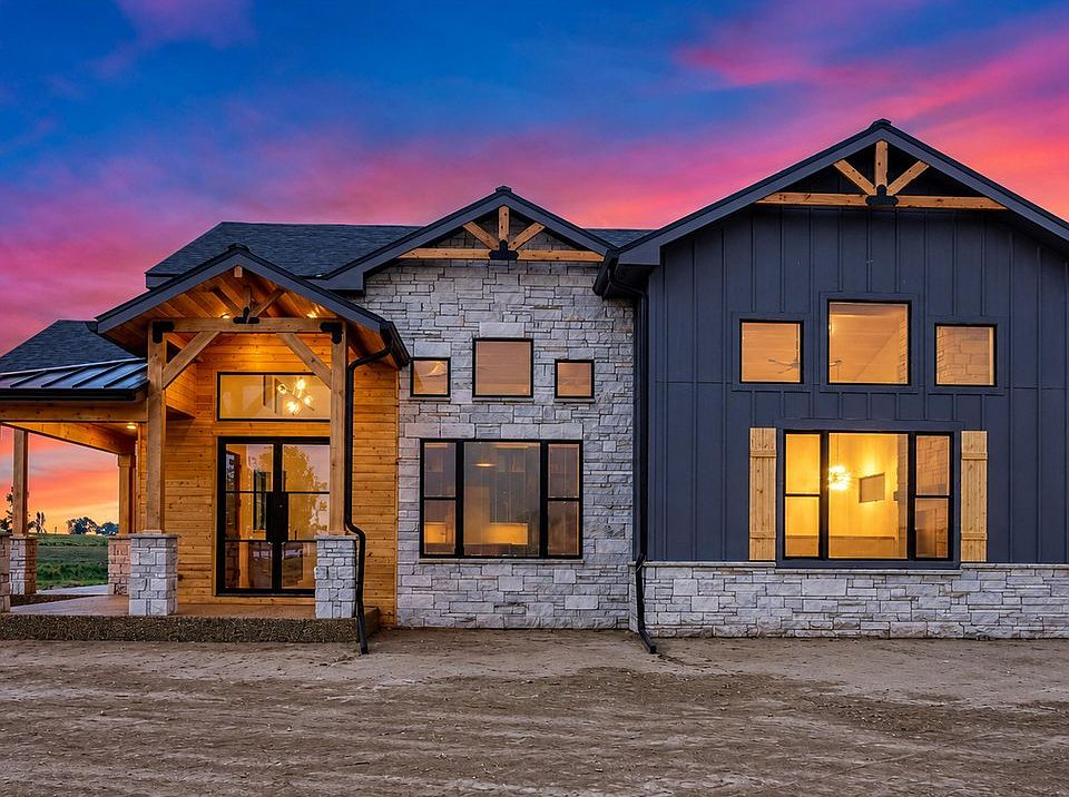 1st image of 16886 Cattlemans Way