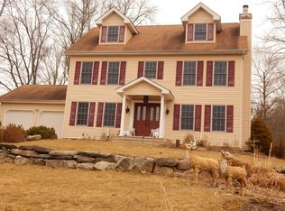 105 Starlight Dr, East Stroudsburg, PA 18302