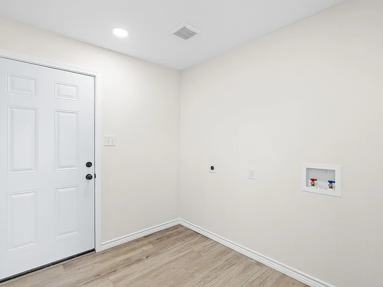 6306 FM 144 N — Photo 13