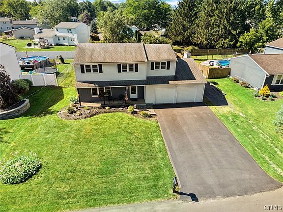 3rd image of 8032 Trina Cir