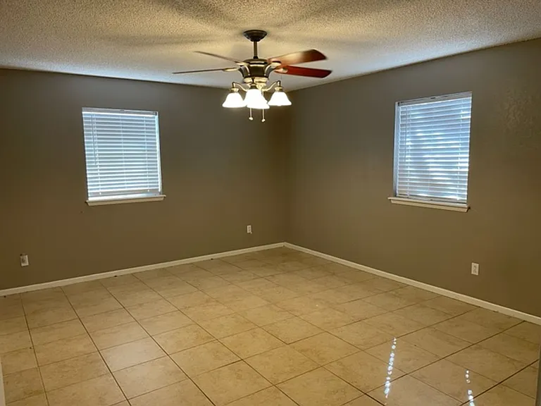 1045 Clark Rd — Photo 6