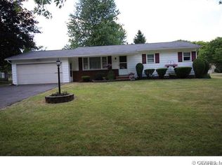 134 Harpington Dr, Gates, NY 14624