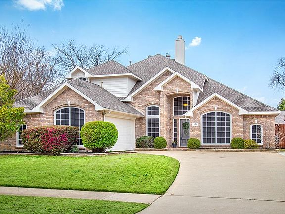 2nd image of 301 Saddlebrook Dr