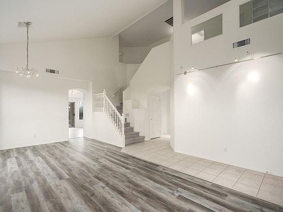 3rd image of 9361 E Laurel Cir