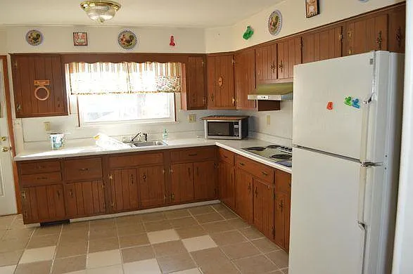 818 Gaston Ave — Photo 3