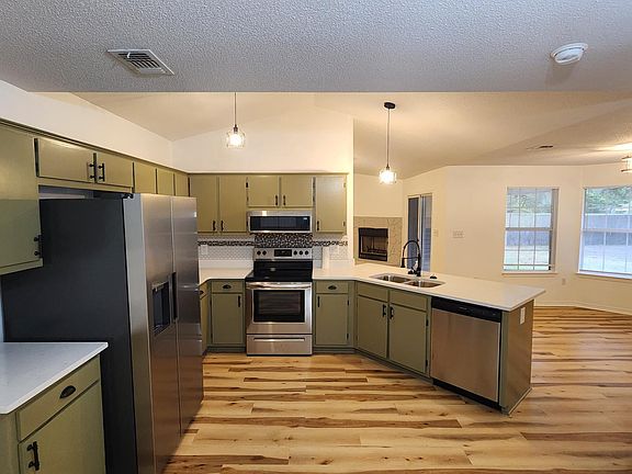 4th image of 8625 Laredo St