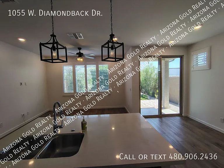 1055 W Diamondback Dr — Photo 7