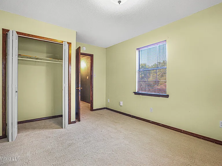 4409 Shadow Wood Cir — Photo 50