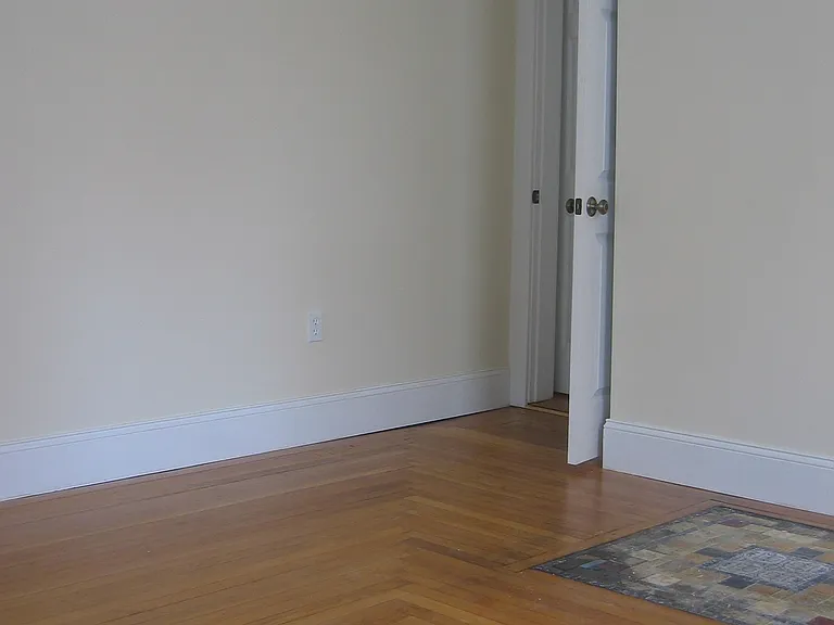 22 Eastburn St — Photo 6